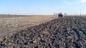 Весенняя пахота по кукурузе ЮМЗ 6.