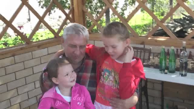 внучки с дедом смешат народ смотреть онлайн
