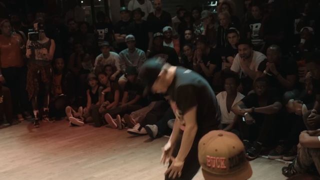 EBS KRUMP CHAMPIONSHIP FINALS 2014- GRICHKA Vs STYLE RIPPER X www.ebs-krump.com смотреть онлайн