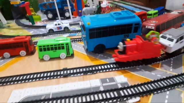 Drama Kereta Api Tayo Bus Kecil Lani RC, Tayo Besar,Tayo Kecil,Kereta Api Thomas-Wheels On The Bus