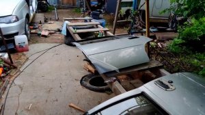 Полуавтоматом без газа Подготавливаю и Ввариваю новый порог на авто и подготавливаю поверхность