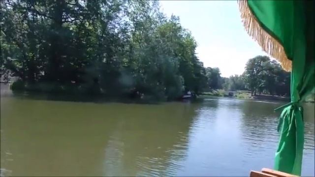 Июльские Королевские Лазенки №5 July Royal Lazienki Плаваем по пруду в элегантской лодье смотреть онлайн