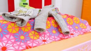 Маша Капуки и подарок для Барби - платье. Видео для девочек.