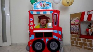 Настя папа мама и подарки для детей