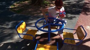 Маша Капуки и ХопХоп на детской площадке. Видео для детей.