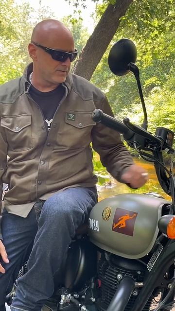 Military Green Mesh Riding Shirt - lined with Kevlar . Stay cool , Look cool and be protected. смотреть онлайн