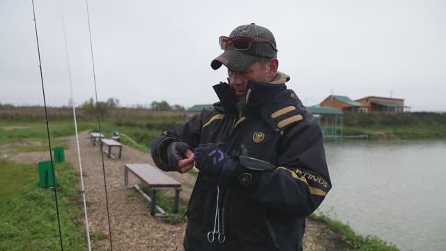 "РЫБАЛКА У КАЖДОГО СВОЯ" Александр Жуков и Александр Калашников ловят форель. смотреть онлайн