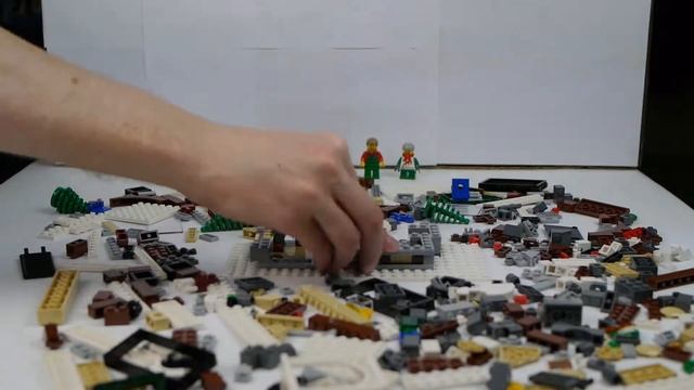 Unboxed and Built: LEGO Winter Toy Shop смотреть онлайн