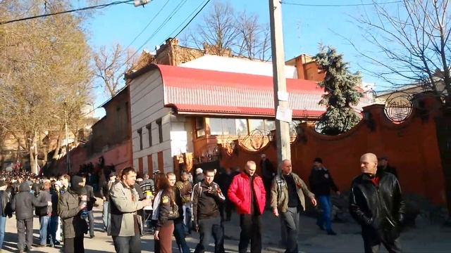 06 04 14 Защитники Харькова ставят провокаторов правосеков на колени 2 й Украинский Фронт 1 11 смотреть онлайн