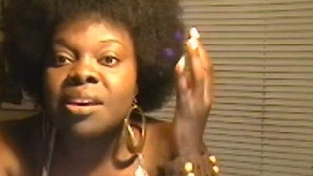 The Fro Queen Tries To Use A Jamaican Accent And Fails Miserably ~ OilsFromJamaica