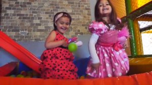 Литл Пони на детской площадке. Играем в Дочки матери