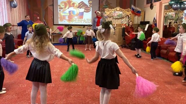 Танец с помпонами 