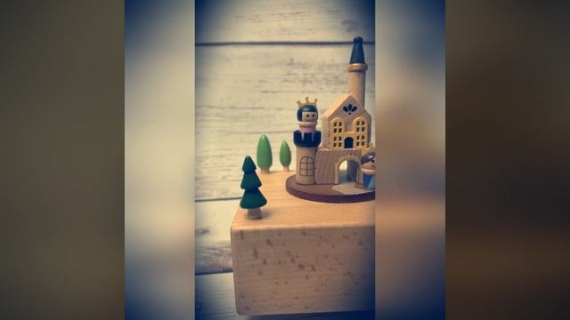 Музыкальная деревянная шкатулка карусель заводная 