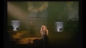 Зал поет,певица плачет   Lara Fabian Je T'aime получила известие о гибели родного человека