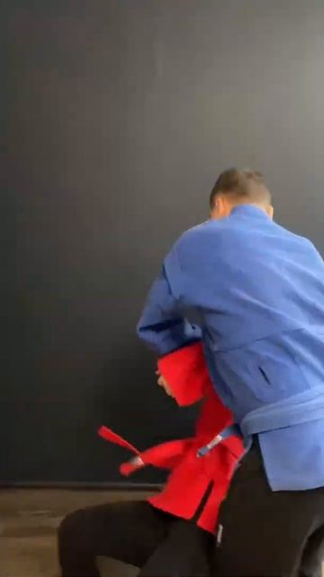 Что делать когда жена злится #самооборона #муж_и_жена #семья #любовь #family #счастье #счастливы #v