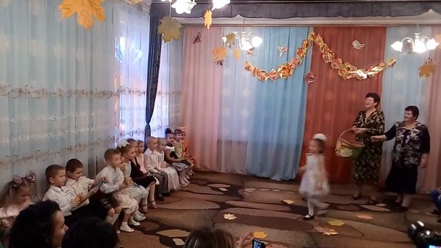 Утренник" Золотая осень" детсад 323, 2016г. Часть 3 смотреть онлайн