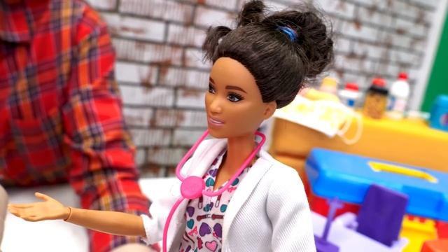 Беби Бон Эмили в больнице | Видео для девочек Как Мама | Игры в дочки матери смотреть онлайн