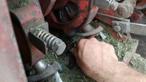 Рвет шпагат на пресс подборщике Welger AP 42. Вяжет а затем  рвет