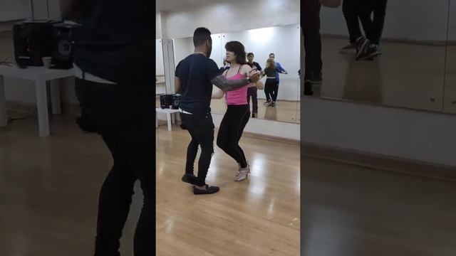 Bazzi - Humble Beginnings - Dj Tony Pecino - Remix - Edelmiro Bachata Classes 13.10.19 смотреть онлайн