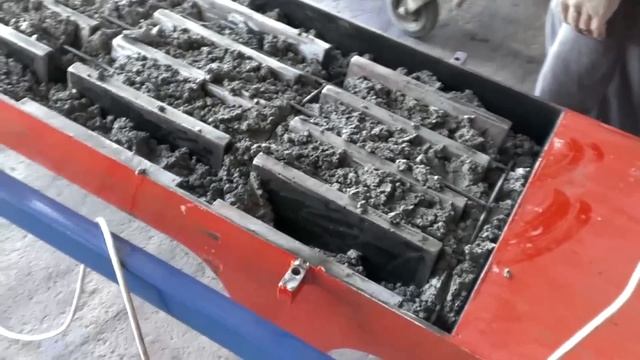 Masina LONGIS stalpi beton| Concrete poles | poteau en béton| бетон полюс| MOBILGÉP betonlécek смотреть онлайн