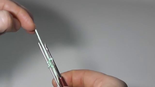 Набор петель с помощью крючка. Вязание спицами набор петель