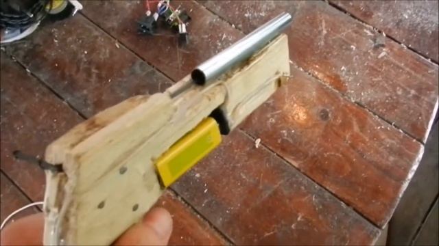 КАК СДЕЛАТЬ ПИСТОЛЕТ ИЗ ДЕРЕВА смотреть онлайн