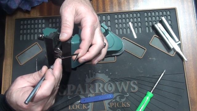 [187] Lockwood branded Mul-T-Lock MT5+ picked blind смотреть онлайн