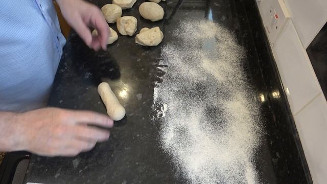 Cream Doughnuts (Amazing cream filled doughnut recipe from our commercial kitchens) смотреть онлайн