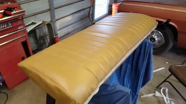1986 Chevy truck seat rebuild plus carpet смотреть онлайн