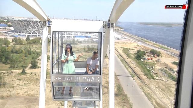 На колесе обозрения в ЦПКиО прокатились первые пассажиры смотреть онлайн