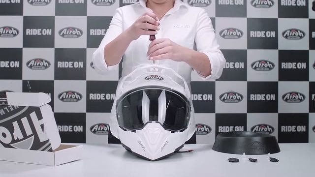 Airoh Commander Peak Disassembly Tutorial | MD Racing Products смотреть онлайн