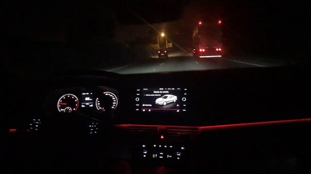 ROLÊ DE JETTA 2019 1.4 TURBO (DETALHES DO INTERIOR) смотреть онлайн