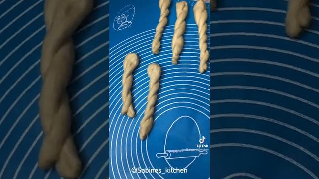 Как пожарить корейские пончики