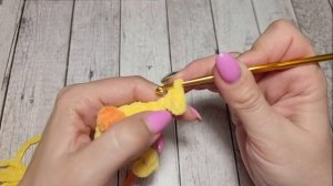🐥за 10 минут ⌛️Цыпленок из плюшевой пряжи крючком🐥crochet chicken tutorial🐥häkelhuhn
