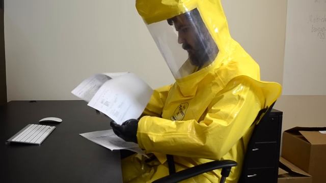 Introducing BUGSUIT, the 100% Bed Bug Proof Suit смотреть онлайн