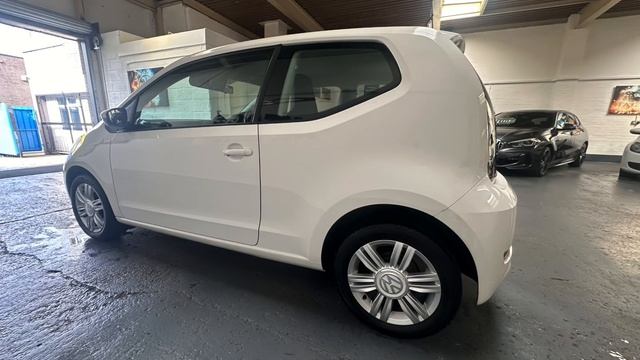 Volkswagen up! 1.0 High Up! 2016 смотреть онлайн