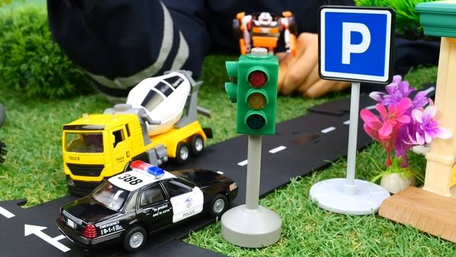 Про машинки: ТРАНСФОРМЕРЫ устроили ДТП на дороге. Видео про игры для мальчиков смотреть онлайн