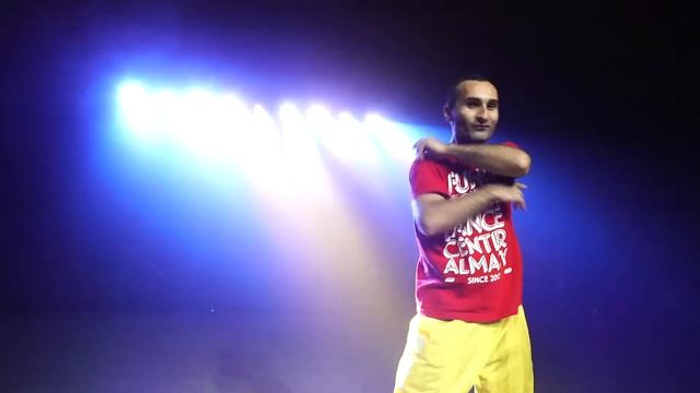 Alan IHOW - Waacking dance