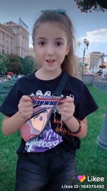 Короче говоря Сникерс Vs Баунти 😂 Смешное видео #shorts