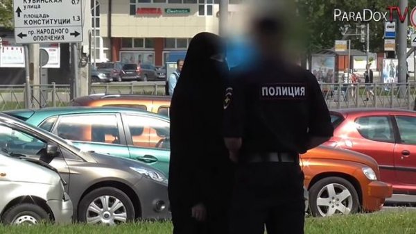 Мусульманка в Россий (реакция прохожих)