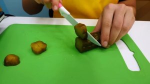 Кукла Барби и Стив Майнкрафт в Челлендже - Я готовлю лучше! Видео игры для детей.