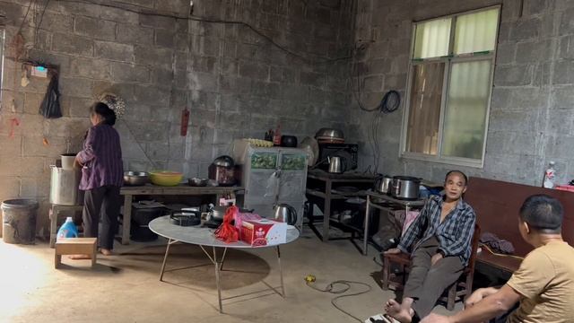 深山里的独户网友邀请进山，一家人住在深山不用上班，每天种地养牛自力更生！【山农乐哥】 смотреть онлайн