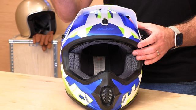 HJC CS-MX 2 Helmet Review at SpeedAddicts.com смотреть онлайн