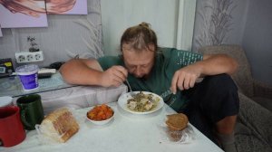 Кушаю курицу с грибами ПОДВАЛ ИЛЬИЧА