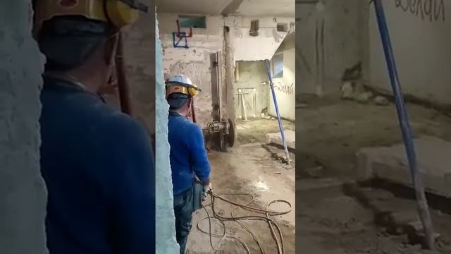 Резка железобетонной стены стенорезная машина Pentruder 8-20HF смотреть онлайн