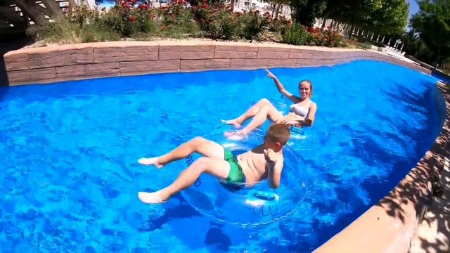 Аквапарк у Мадриді. Parque Warner Beach. смотреть онлайн