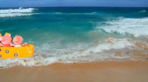 Свинка Пеппа и Джордж катаются на лодочке и ныряют в море. Мультфильм для детей. Серия 65