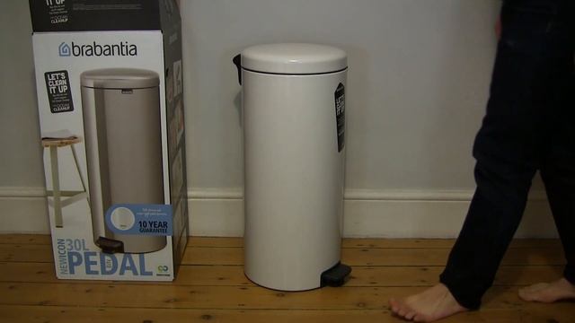 Brabantia newIcon Pedal Bin смотреть онлайн