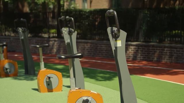 StuyTown Fitness Playground - Interview with Gail Wittwer-Laird, Landscape Architect смотреть онлайн