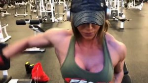 Muscle Girl, female muscle growth,  giantess growth. #fbb